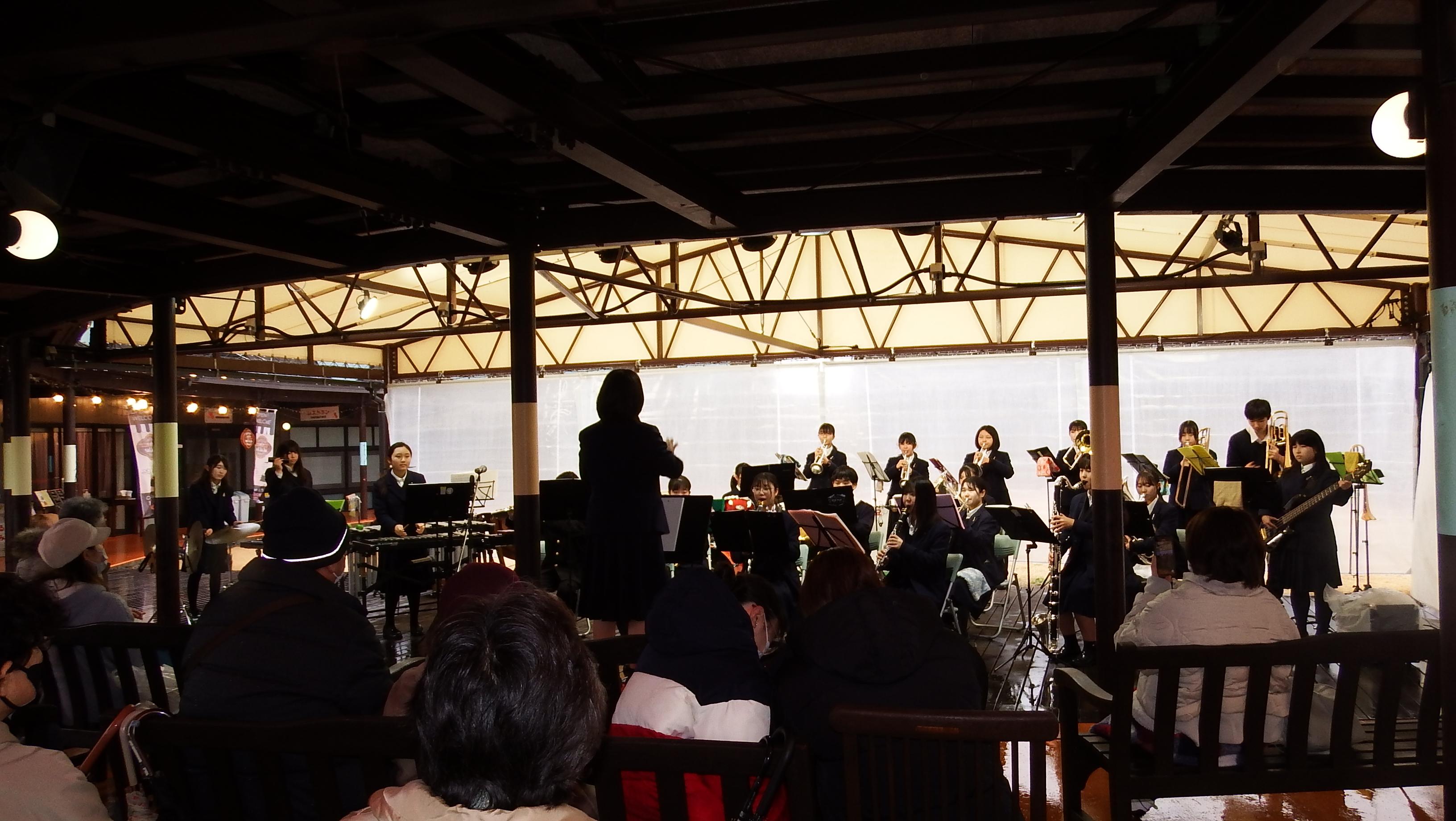 1月21日（日曜日）cafe sol.la.la(カフェソ・ラ・ラ)は緑岡高等学校：吹奏楽部ステージを開催しました！