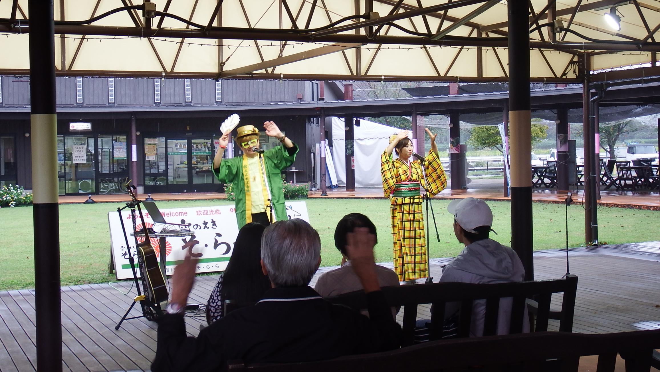 泉水いづみ・浅野勝盛写真2 泉水いづみ・浅野勝盛写真2