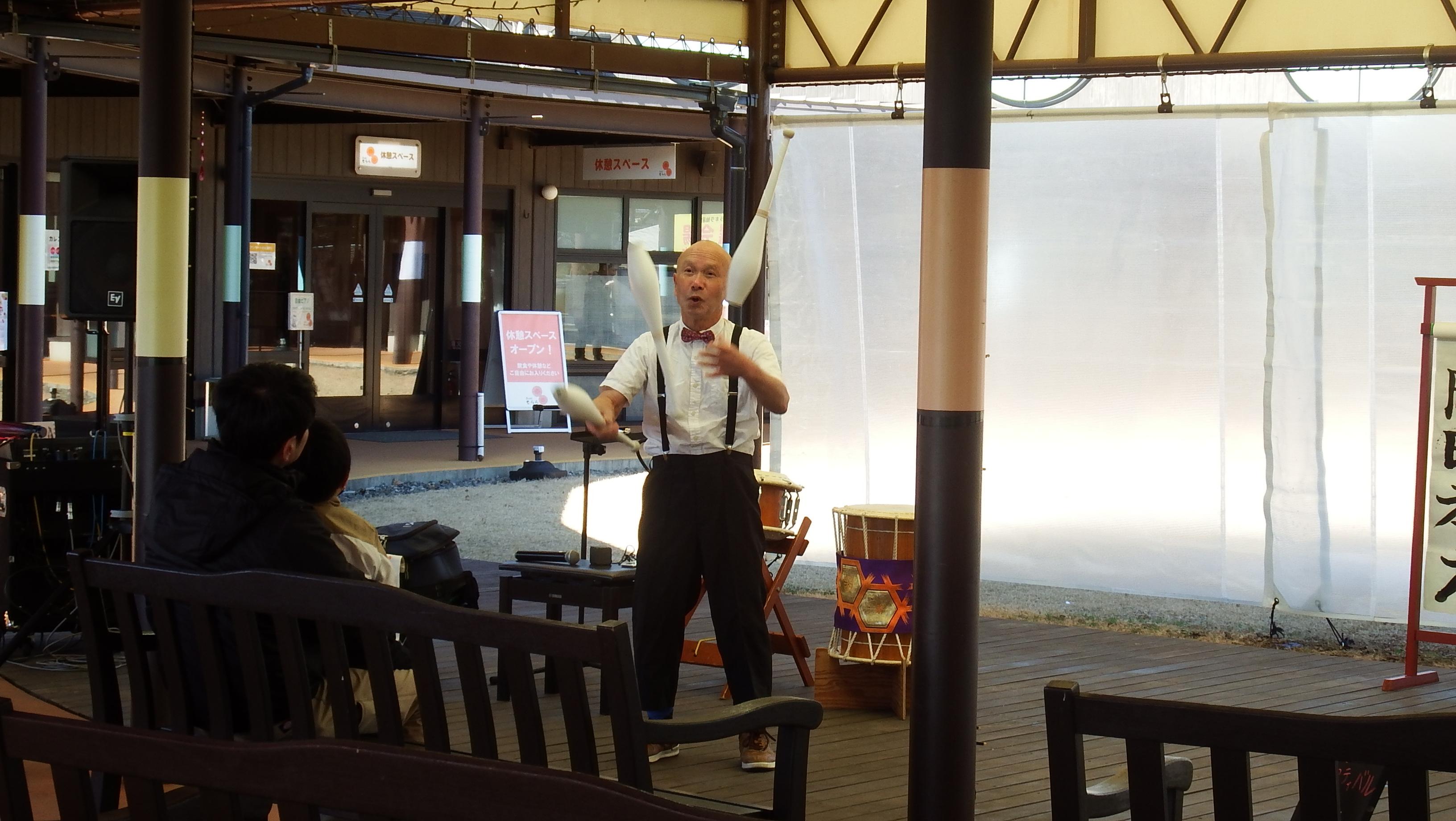 ジャグラー岡田孝之写真