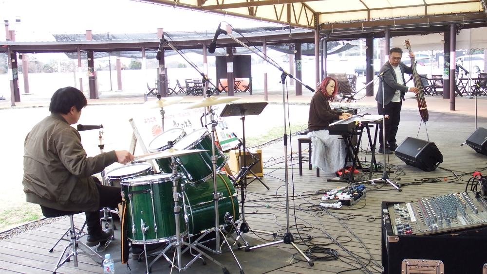 beabemu(ベービーミュー)＆ジャックポットのステージ